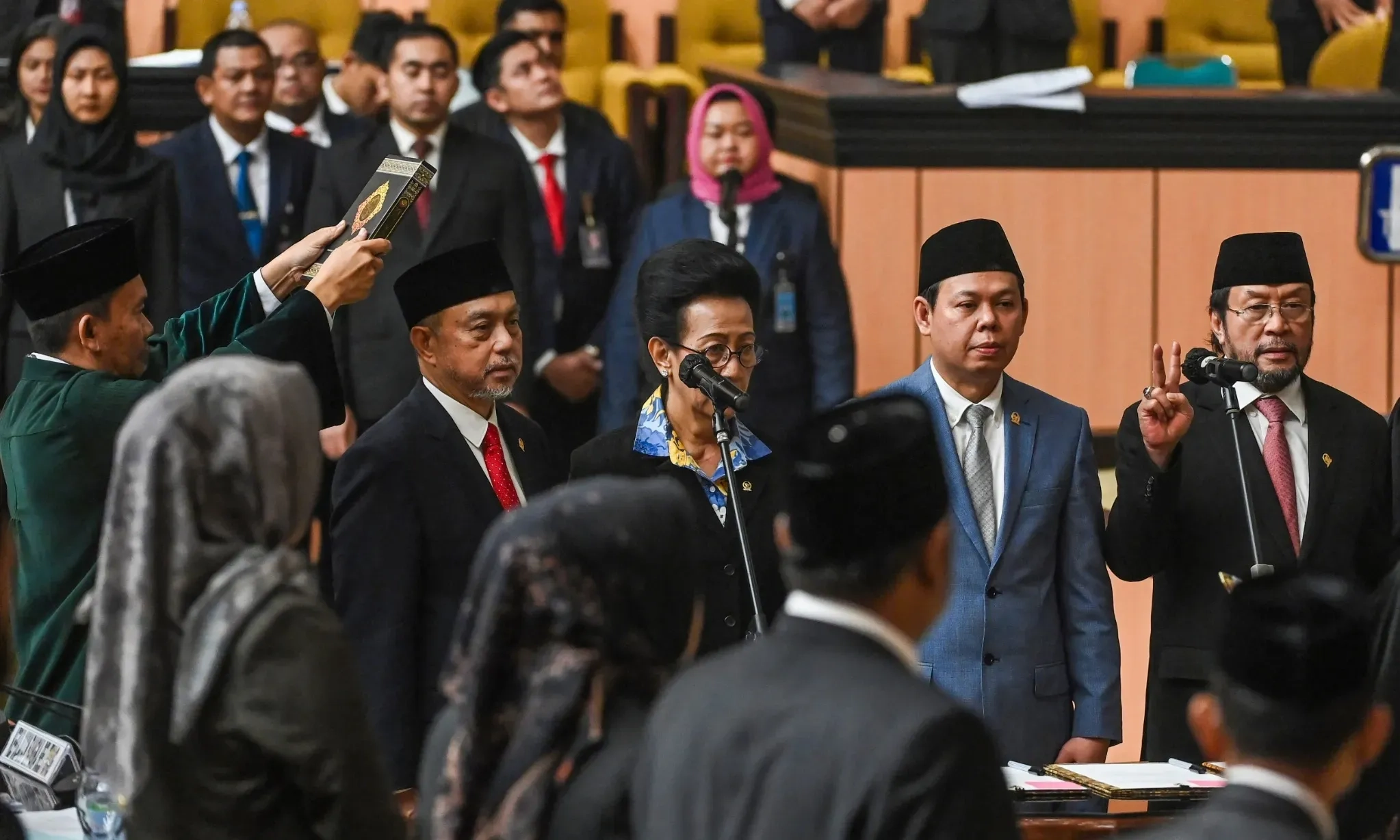 <p>Tambah Waktu Reses, DPD RI Dinilai Tak Punya<em>&nbsp;Sense Of Crisis</em></p>