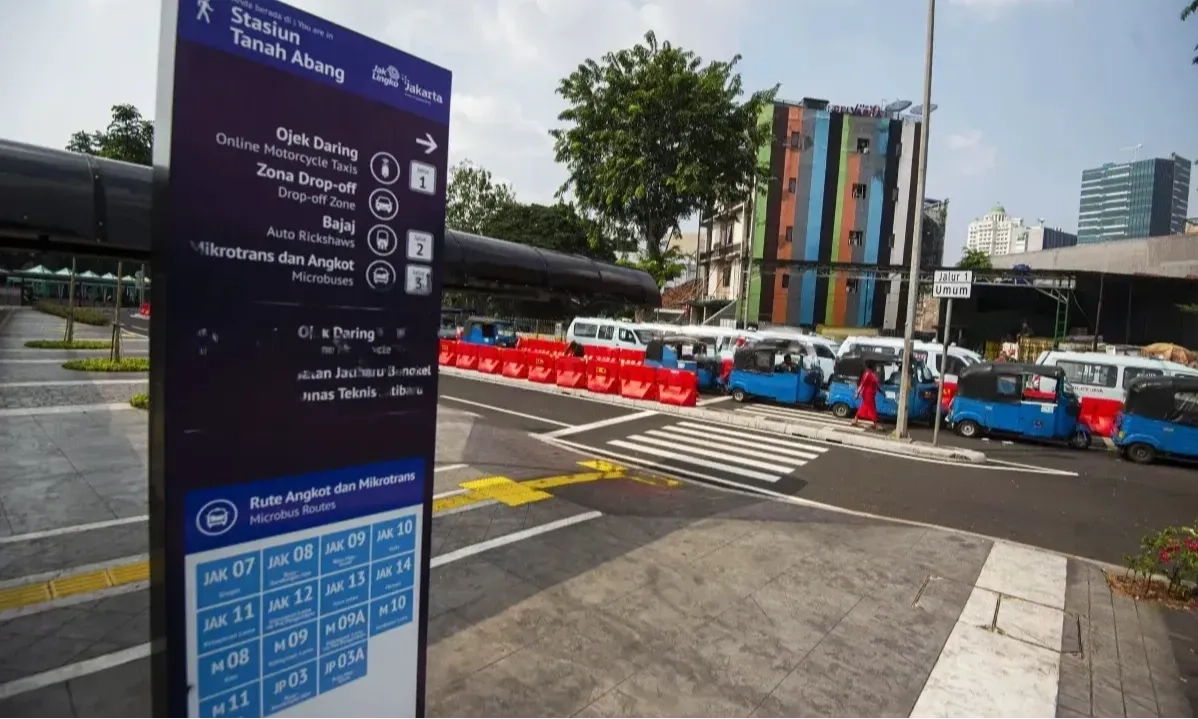 <p>Hashim: Stasiun Kereta Api Di Kota Besar Harus Ada Rumah Susun&nbsp;</p>