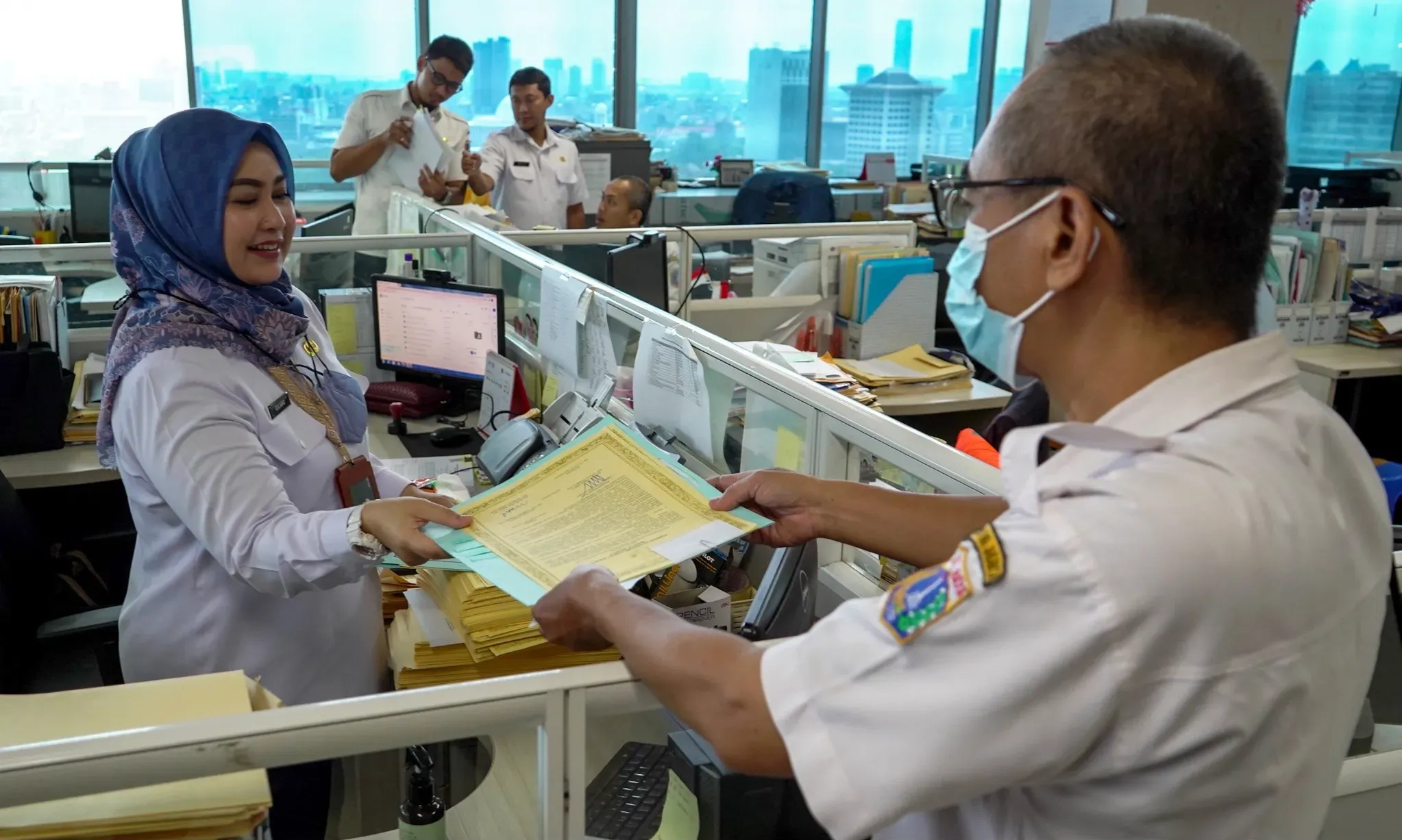 <p>Komnas Perempuan: Poligami Oleh ASN Wajib Dipastikan Dapat Izin Istri</p>