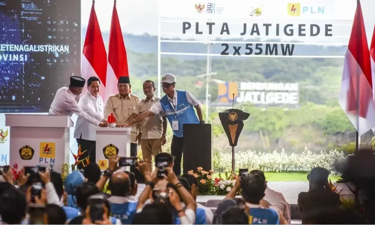 <p>Bahlil: Proyek Pembangkit Listrik Tanpa Membangun Jaringan Transmisi Bikin PLN &rsquo;Boncos&rsquo;&nbsp;</p>