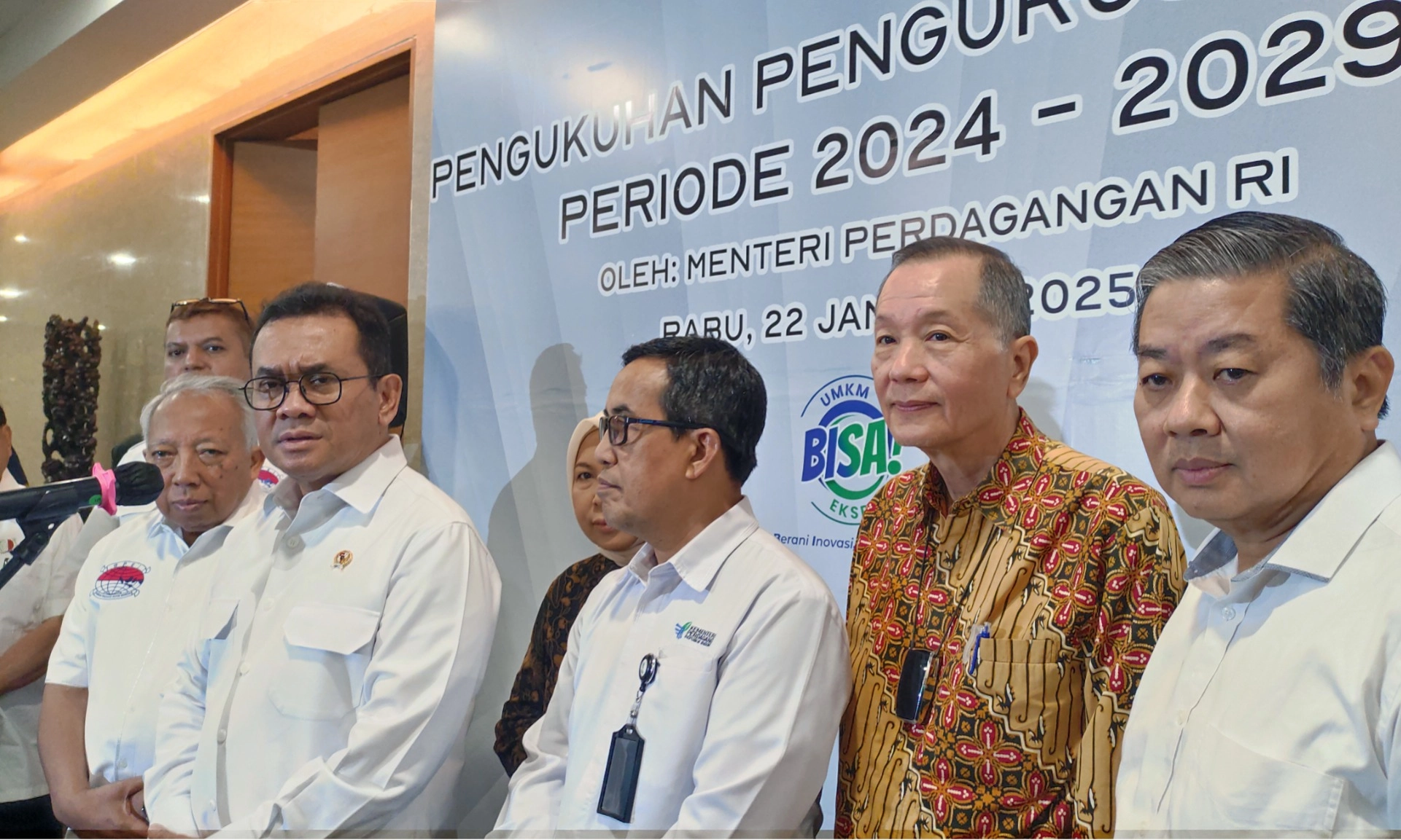 <p>Devisa Hasil Ekspor Ditahan Setahun, Mendag Klaim Kinerja Ekspor Tak Terganggu</p>