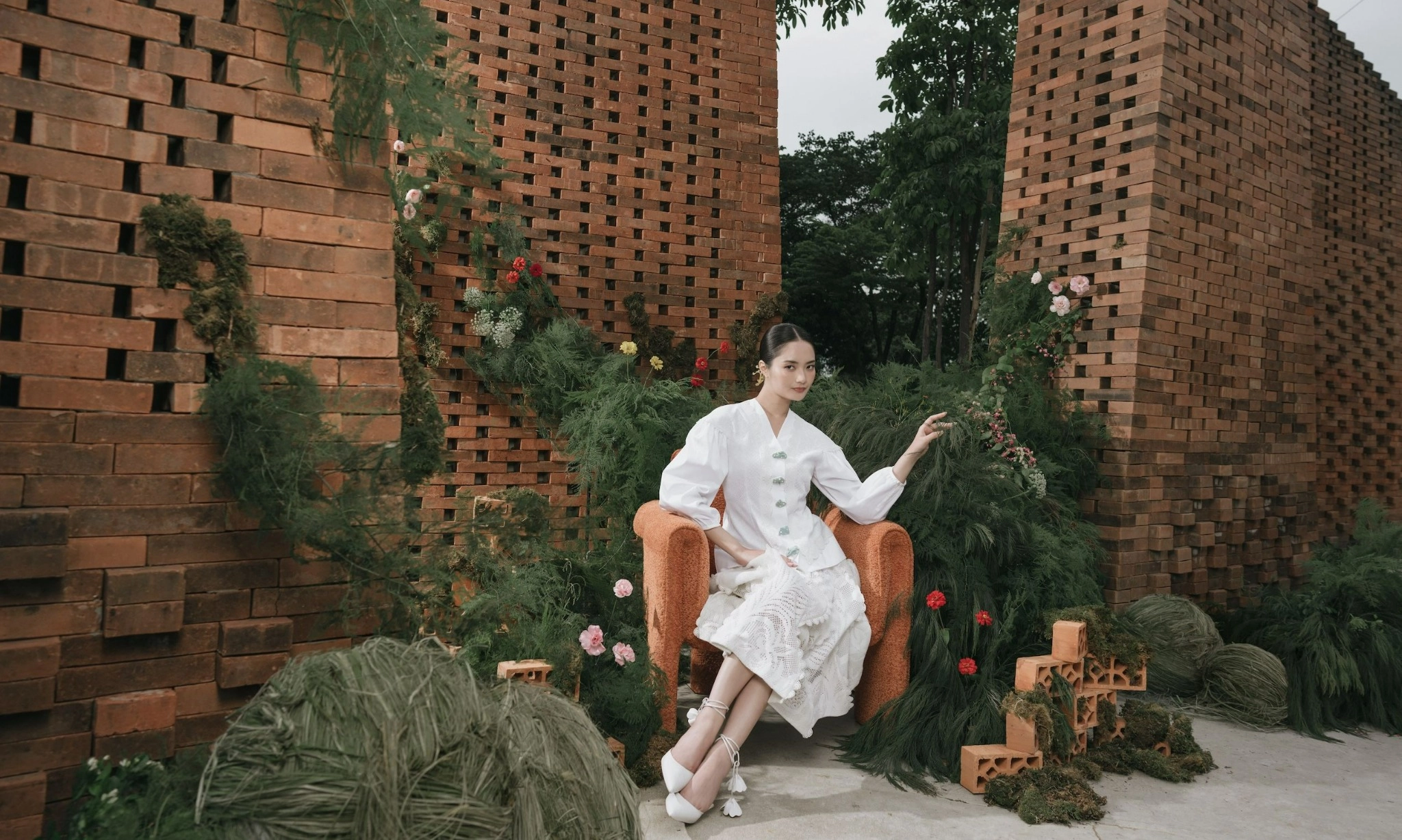 <p>Whimsical Meadow Diprediksi Jadi Tren Pernikahan Di 2025 </p>