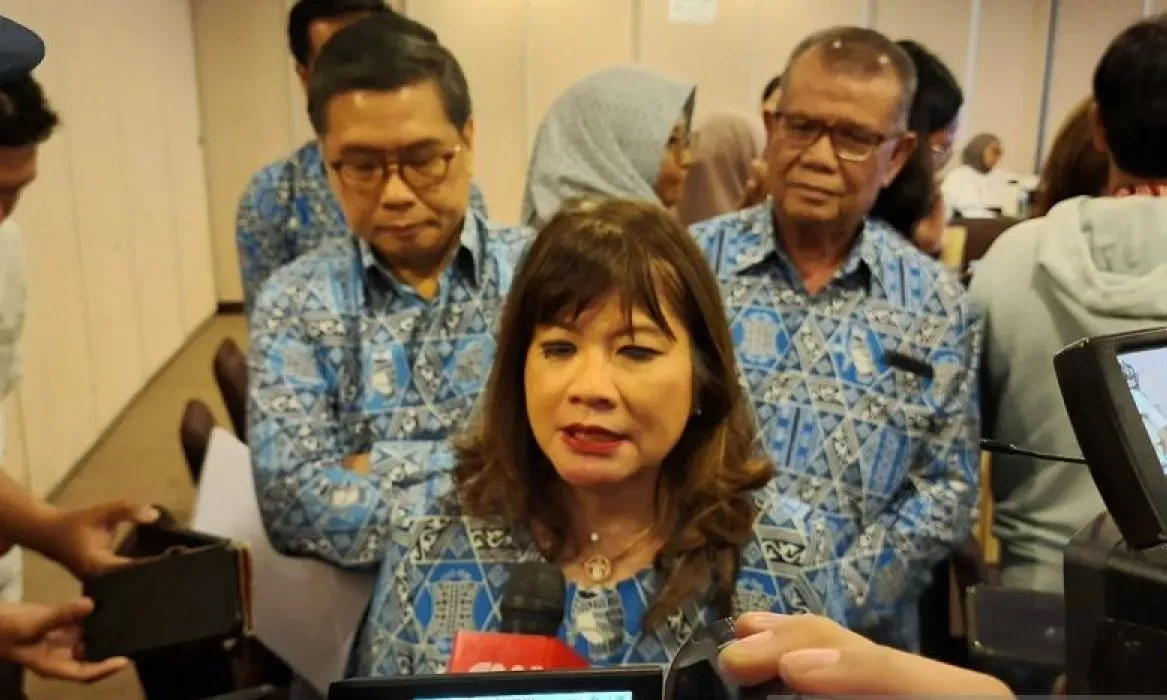 <p id="isPasted">Apindo Nilai DHE 12 Bulan Timbulkan Efek Domino Banyak Sektor Usaha</p>