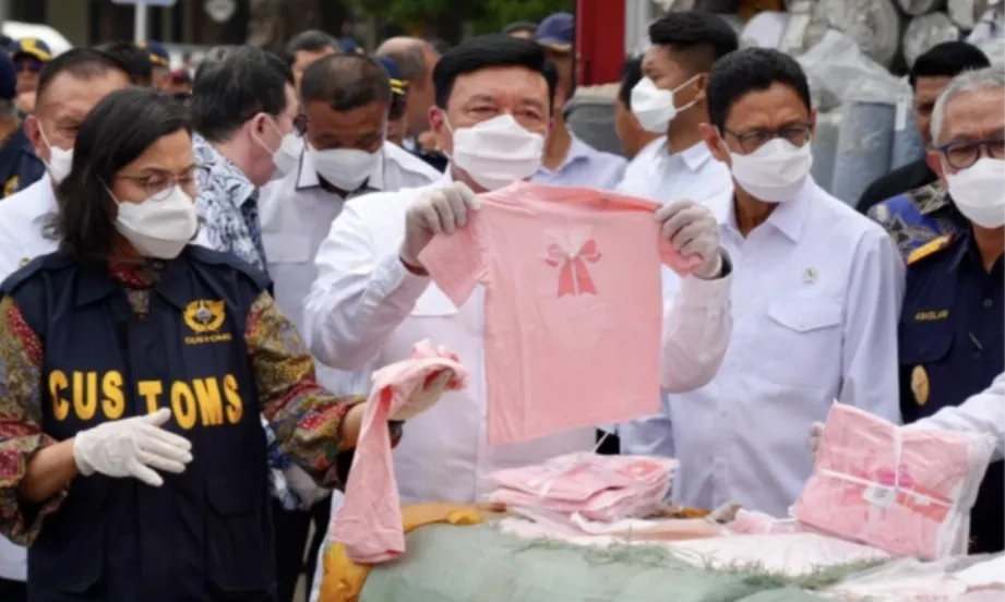 <p>Pemerintah Gagalkan Penyelundupan Rp3,7 M Dalam 100 Hari Kerja</p>