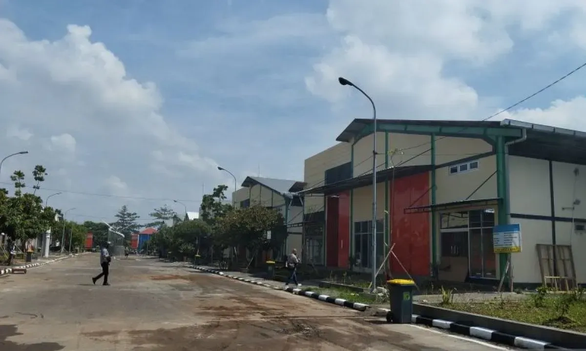 <p>Bea Cukai Kudus Cabut Izin Usaha Lima Pabrik Rokok</p>