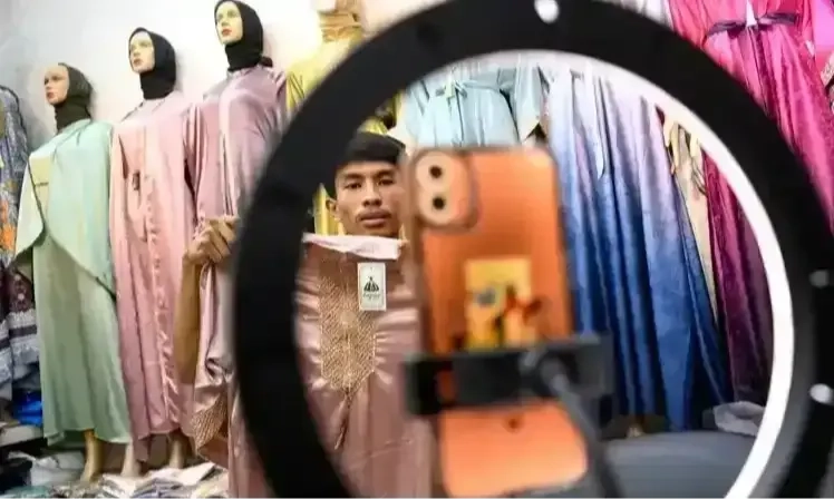 <p dir="ltr" id="isPasted">Himbara Masih Petakan Debitur UMKM yang Utangnya Akan Dihapus Tagih</p>