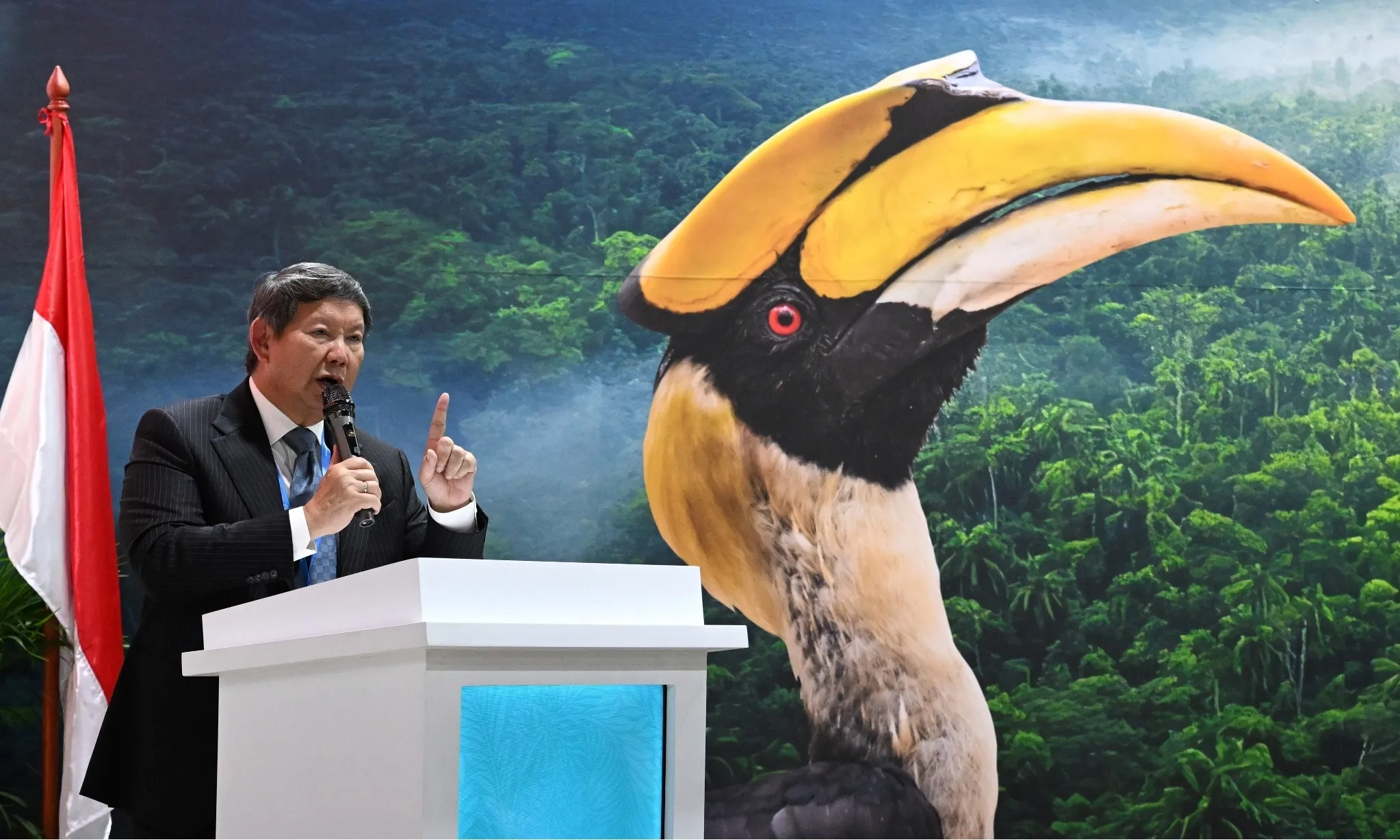 <p id="isPasted">Hashim: JETP Cuma Omon-Omon, Hingga Kini Tak Ada Sepeserpun Diberikan Untuk RI</p>