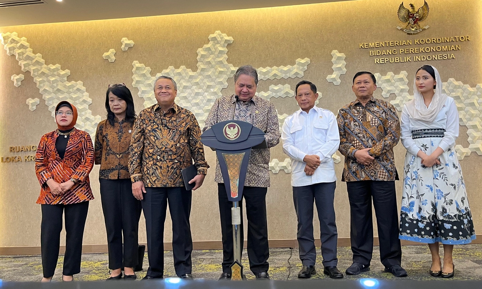 <p id="isPasted">Ungguli Prancis-Inggris, RI Jadi Ekonomi Terbesar ke-8 di Dunia</p>