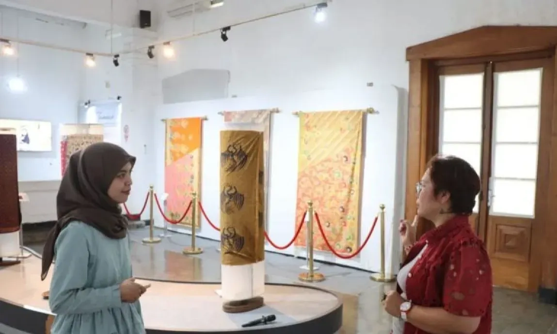 <p>Museum Batik Pekalongan Tampilkan 20 Koleksi Batik Di Lunar Festival</p>