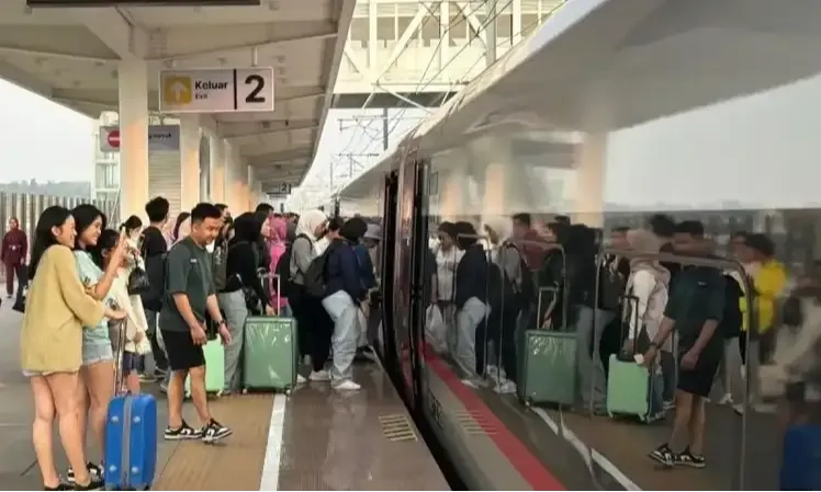 <p>Ada Diskon Harga Tiket, Jumlah Angkutan Penumpang 2024 Meningkat</p>