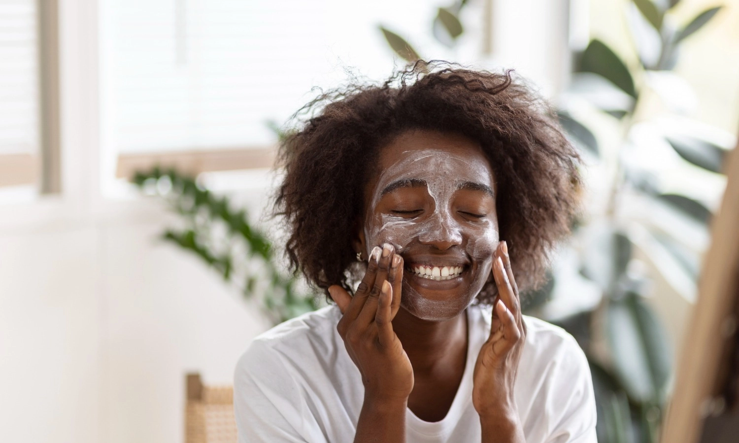 <p>Memahami Ragam Jenis <em>Double Cleansing&nbsp;</em>Untuk Wajah Terawat</p>