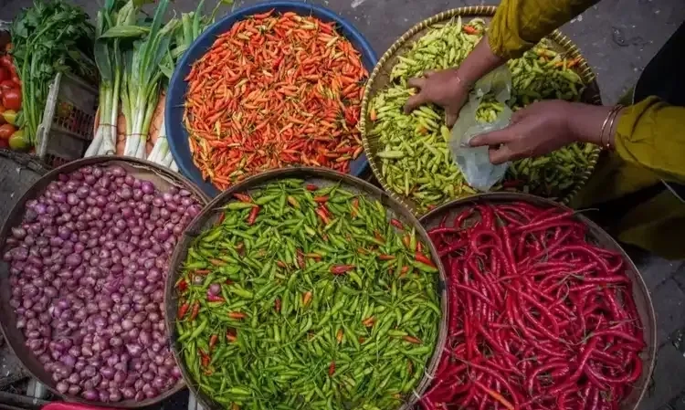 <p>BPS Ingatkan Potensi Cabai dan Daging Ayam Ras Dorong Inflasi Saat Ramadan</p>