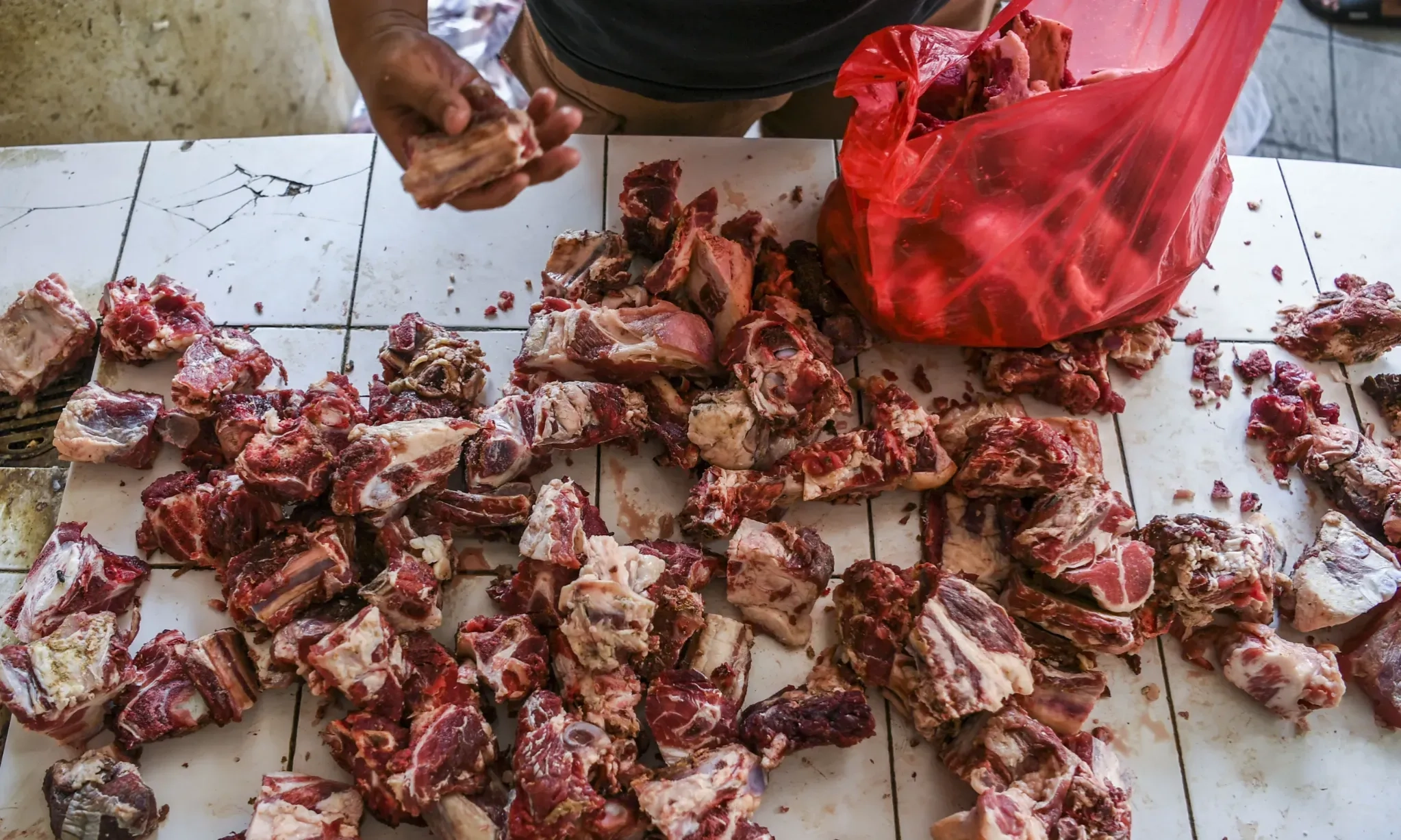 <p id="isPasted">Pemerintah Tugasi BUMN Impor Daging Untuk Ramadan Dan Lebaran</p>