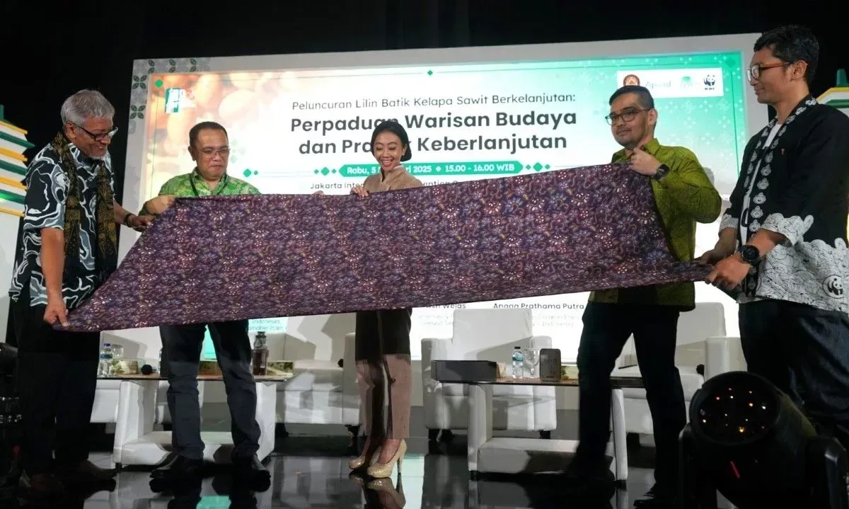 <p>Batik Berbasis Lilin Dari Kelapa Sawit Diluncurkan Di Inacraft</p>