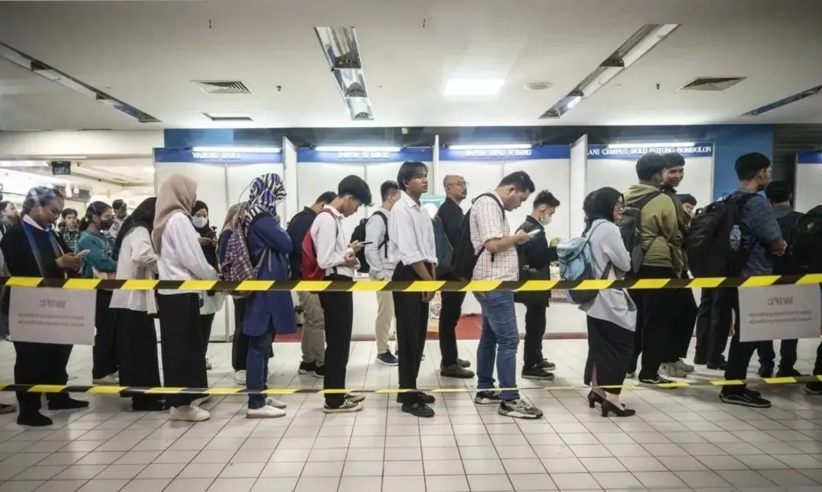 <p>Indef: Ekonomi Disokong Penciptaan Lapangan Kerja, Bukan Dikit-dikit Bansos</p>