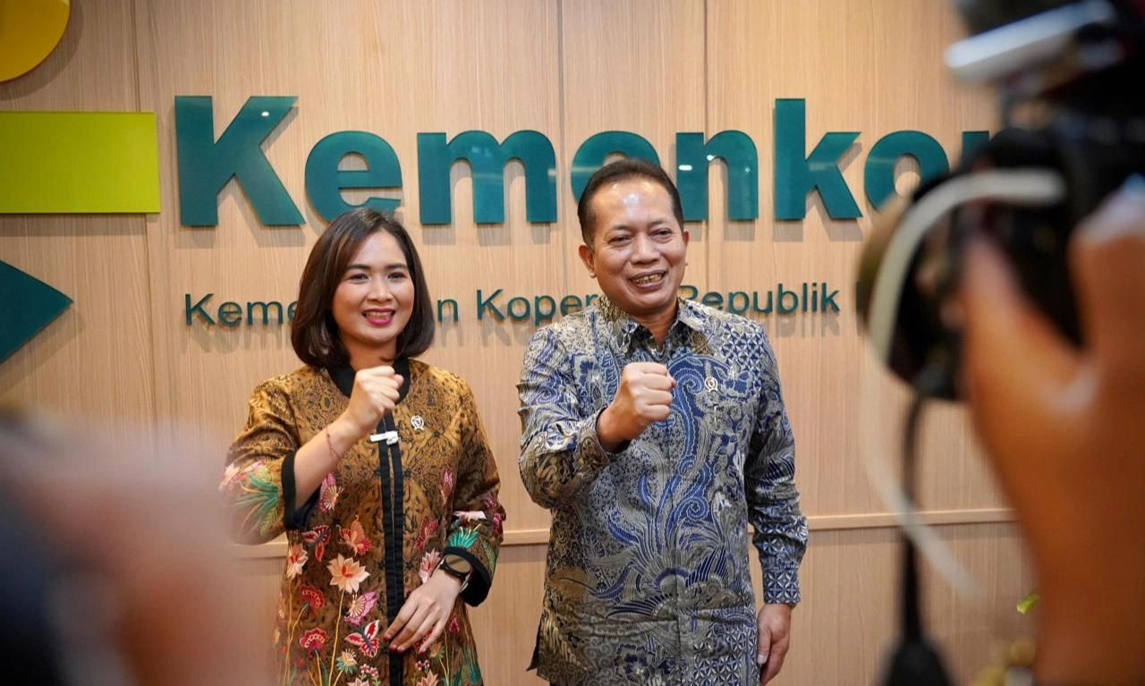 <p>Kerja Sama Kemenkop-Kemenpar Akan Ubah Pokdarwis Jadi Koperasi</p>