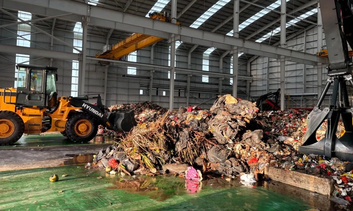 <p>DLH Jamin RDF Plant Jakarta Tak Berbau</p>