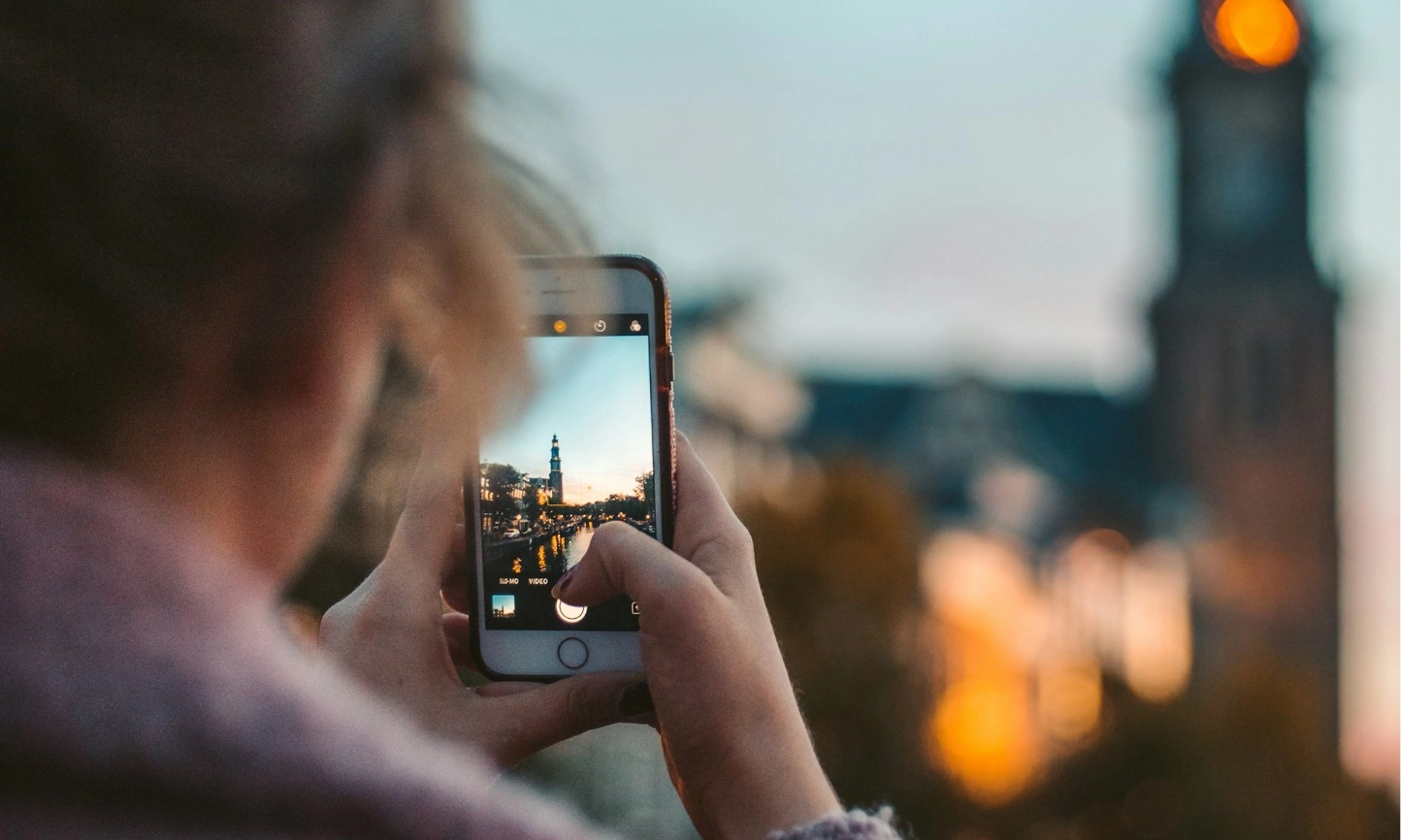 <p>Tren Wisata 2025 Yang Membuat Gen Z Aktif Melancong</p>