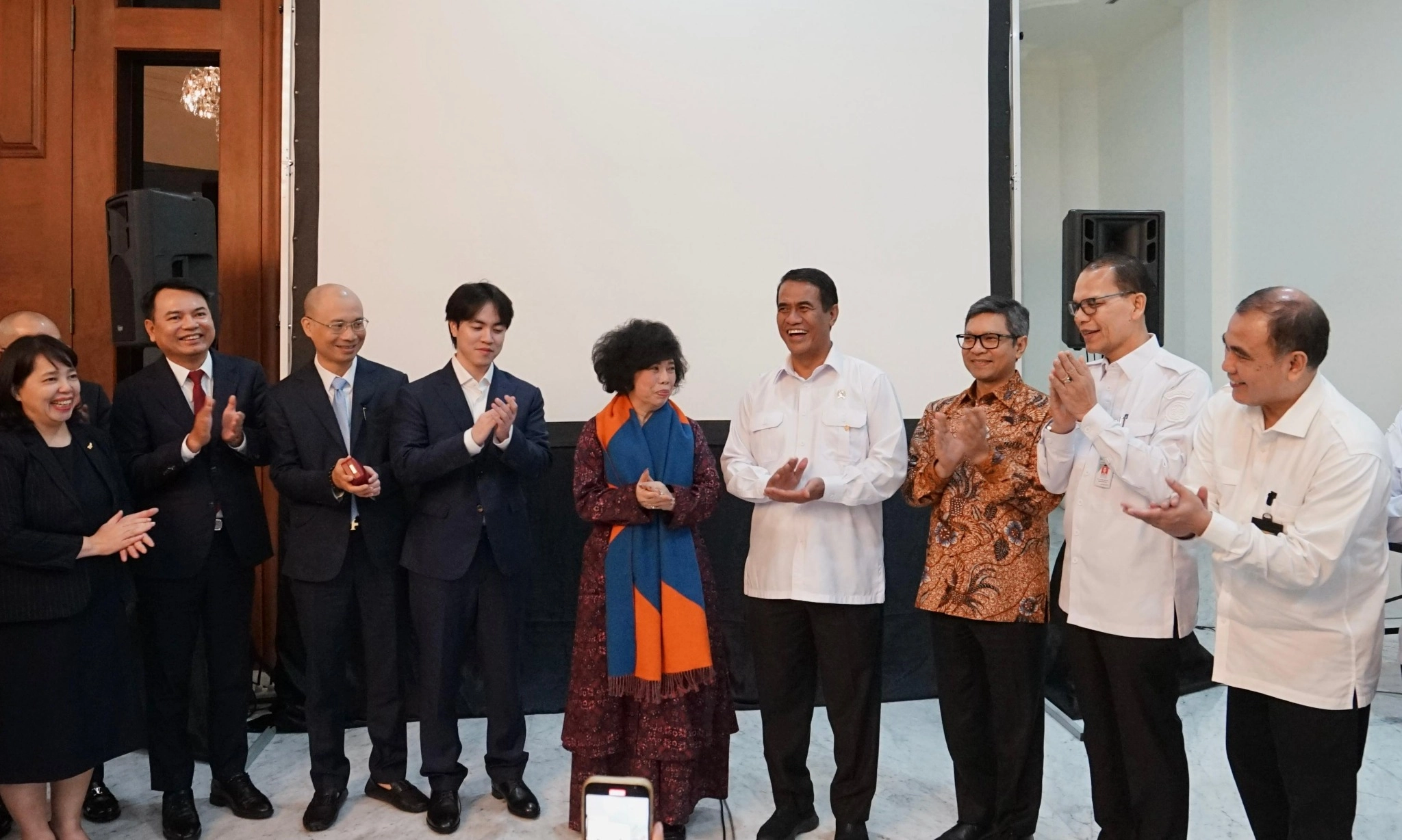 <p>Perusahaan Vietnam Jajaki Investasi Susu di Indonesia</p>