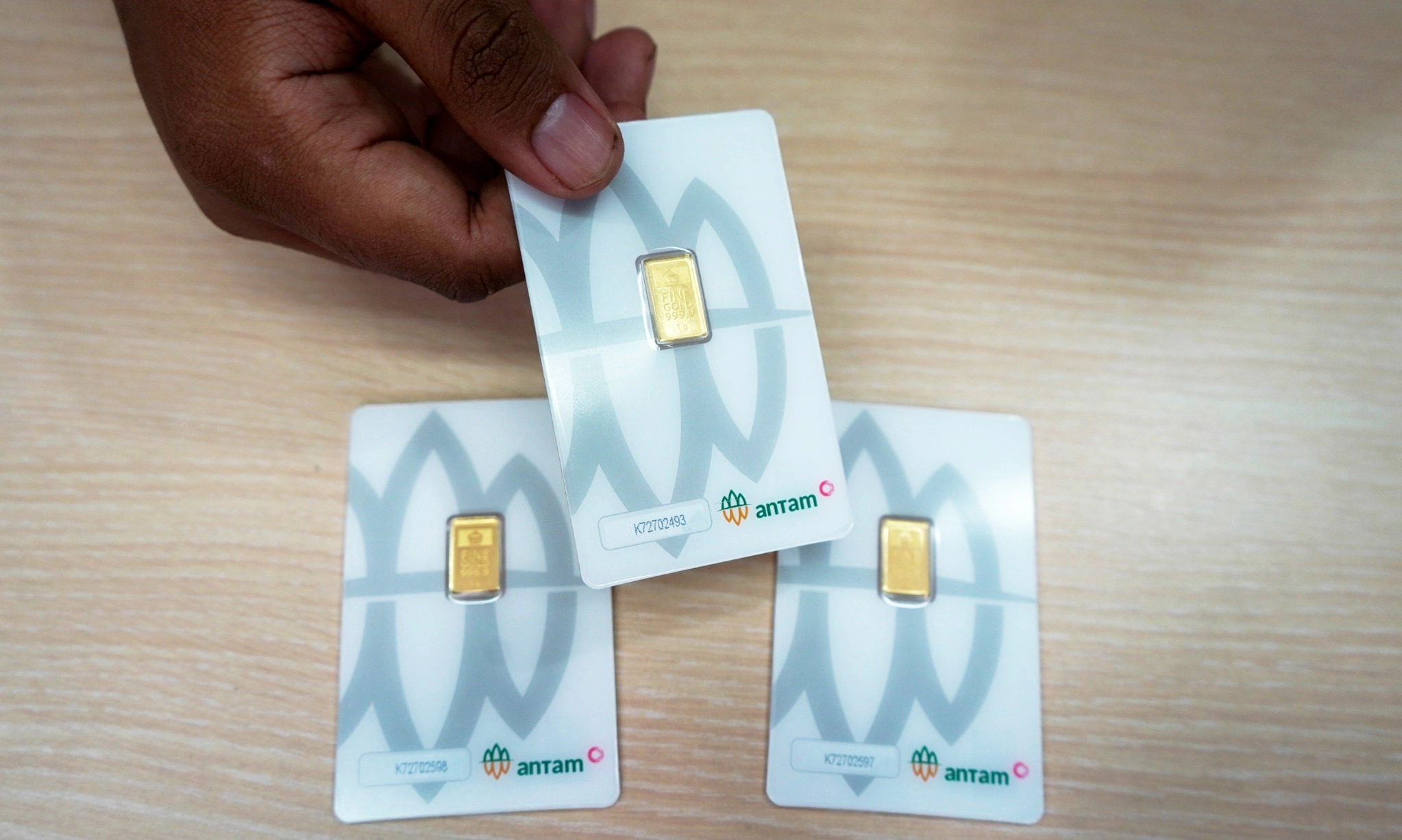 Harga Emas Antam Turun Sedikit Pada Awal Pekan 4 Agustus 2025