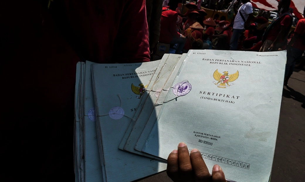 <p>Seperti Ini Pemalsuan Sertifikat Lahan Pagar Laut Bekasi</p>