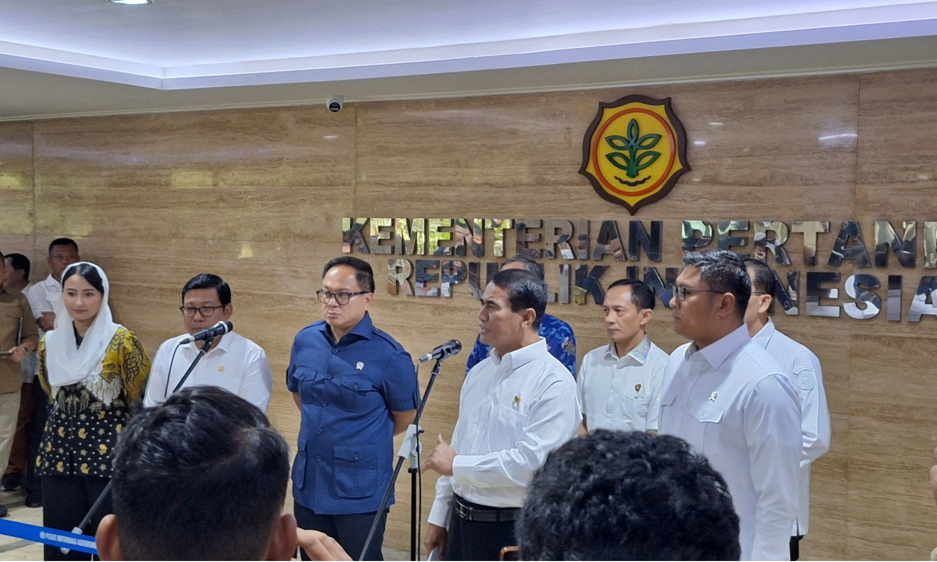 <p>Pemerintah Akan Segel Pedagang Pangan Jual di Atas HET&nbsp;</p>