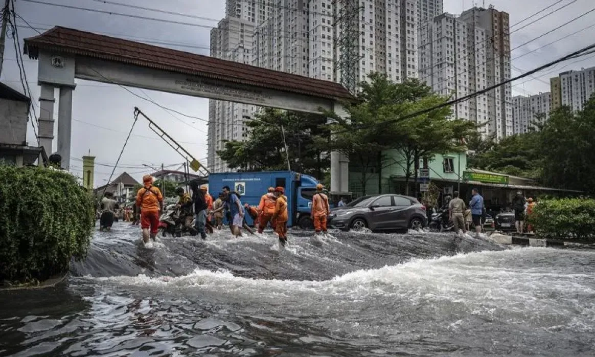 <p>Tide Eye; Inovasi Sistem Monitoring Banjir Rob Berbasis Data</p>