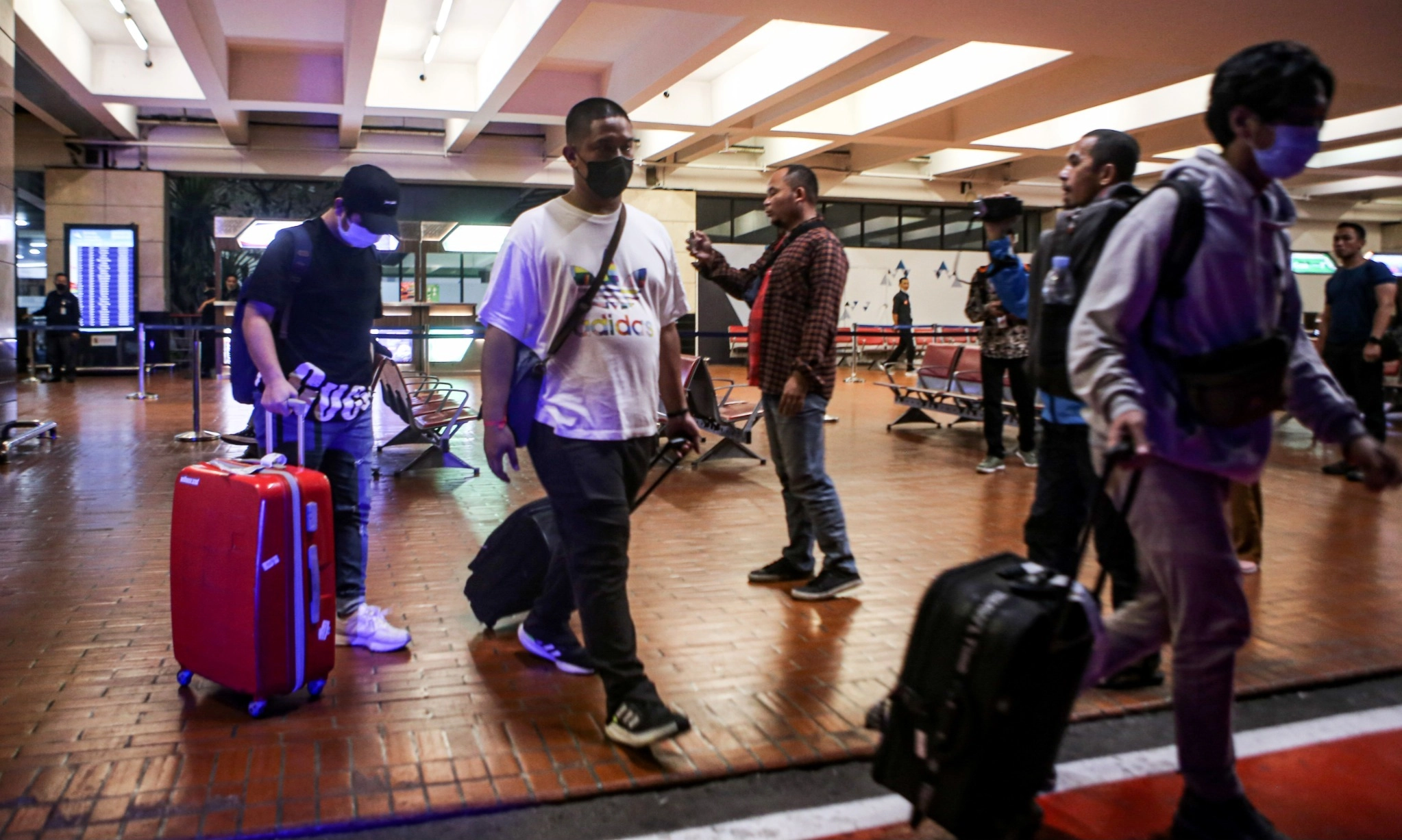 <p>Hampir 7000 WNI Terliba<em>t Online Scam </em>Di Luar Negeri</p>