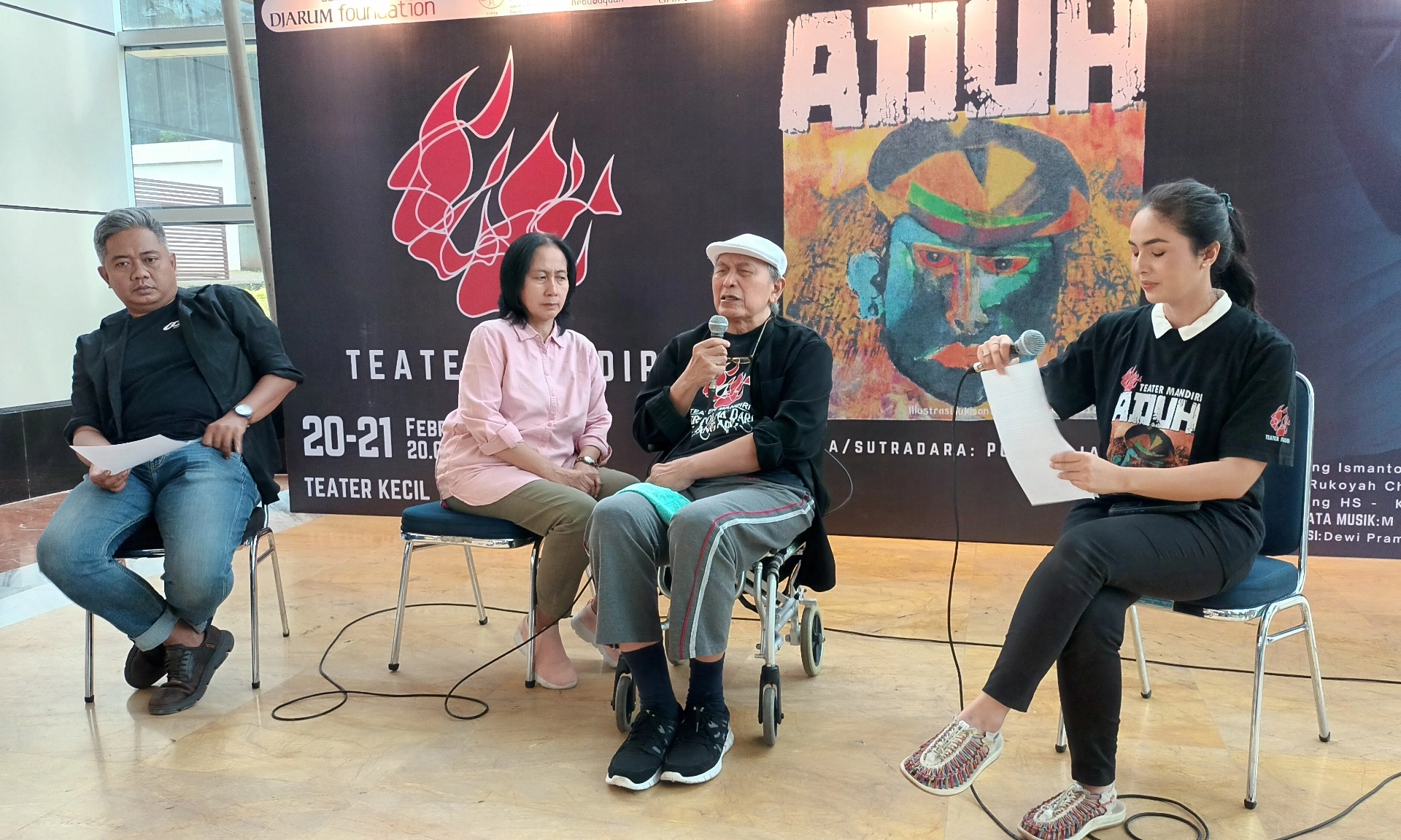 <p>Merekam Maestro, DKJ Bukukan Metode Teater Putu Wijaya</p>