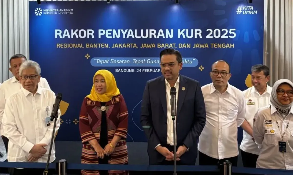 <p>Penyaluran KUR 2025 Ditargetkan Capai Rp300 Triliun</p>