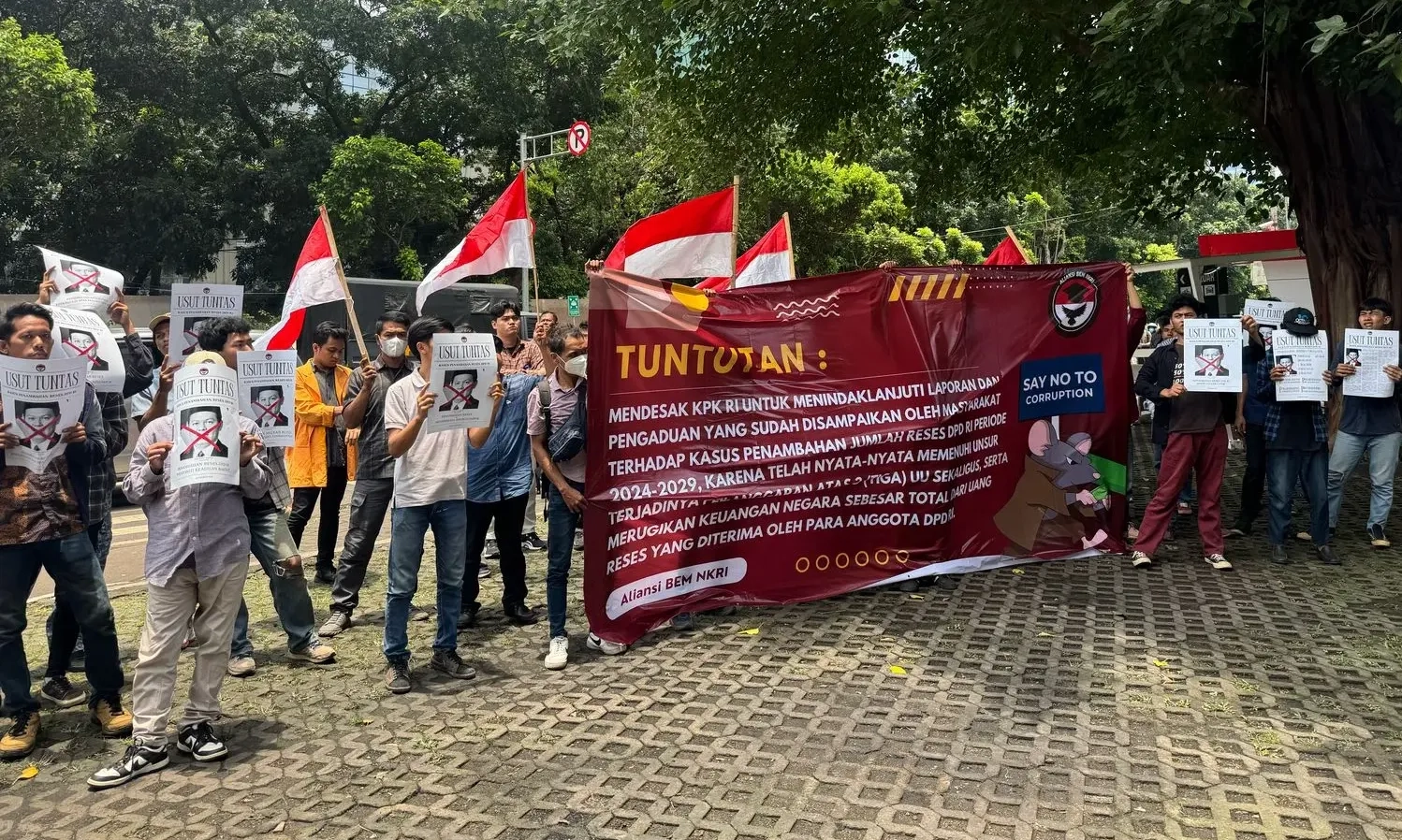 <p>Aliansi BEM NKRI Desak Pengusutan Kasus Penambahan Reses DPD RI</p>