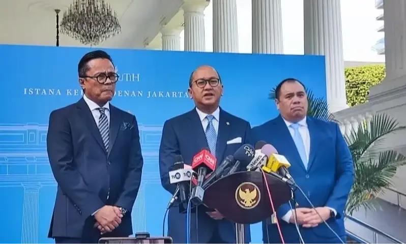 <p id="isPasted">Indef Sarankan Rosan Roeslani Mundur Dari Jabatan Menteri Investasi</p>