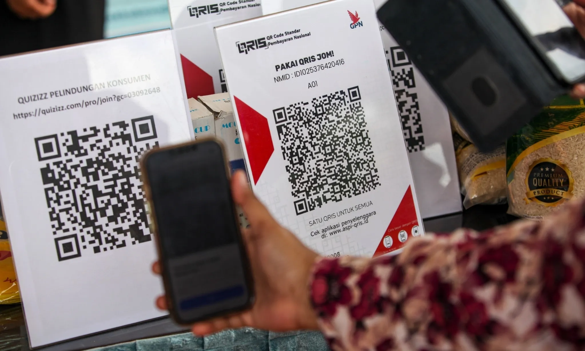 <p id="isPasted">BI: Transaksi QRIS Januari 2025 Capai Rp80,88 Triliun</p>