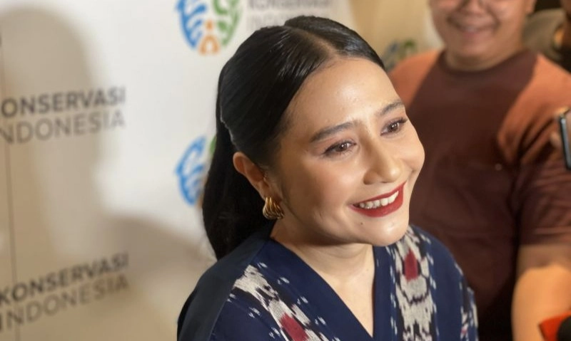 <p>Prilly Latuconsina Ingin Garap Film Panjang Keindahan Perairan Kaimana</p>