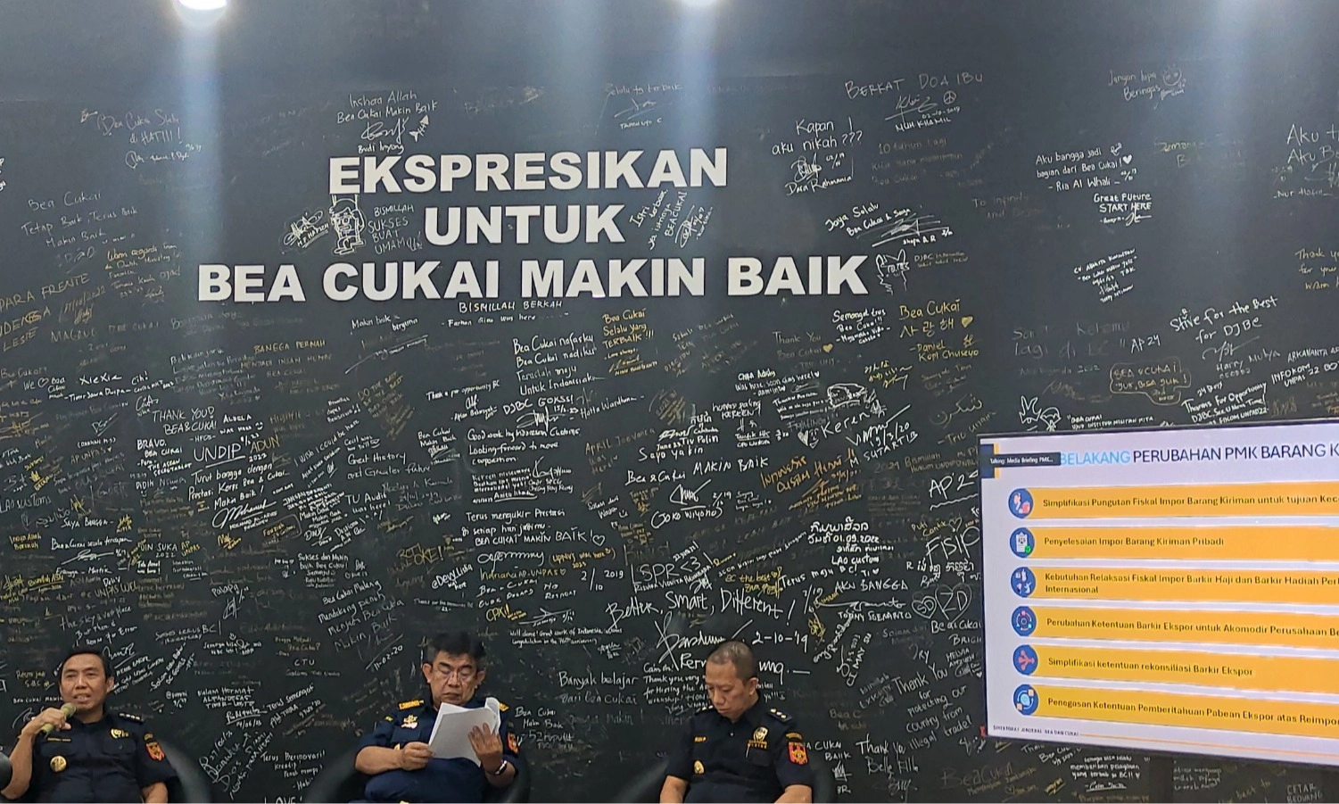 <p id="isPasted">Pemerintah Atur Hanya Tiga Jenis Tarif Bea Masuk Untuk 8 Barang Kiriman Ini</p>