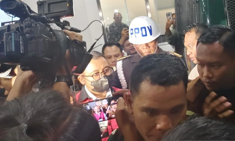 <p id="isPasted">Jubir BUMN Angkat Bicara Setelah Pejabat Pertamina Ditetapkan Jadi Tersangka</p>