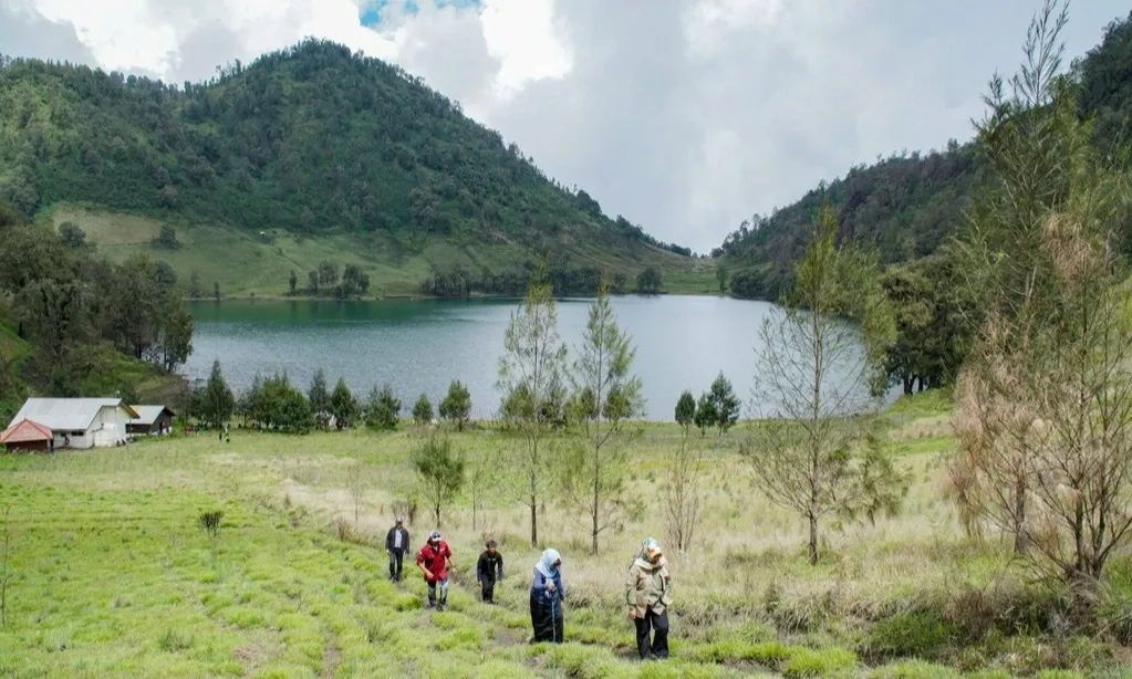 <p>TNBTS <em>Blacklist</em> 5 Tahun Tujuh Pendaki&nbsp;</p>