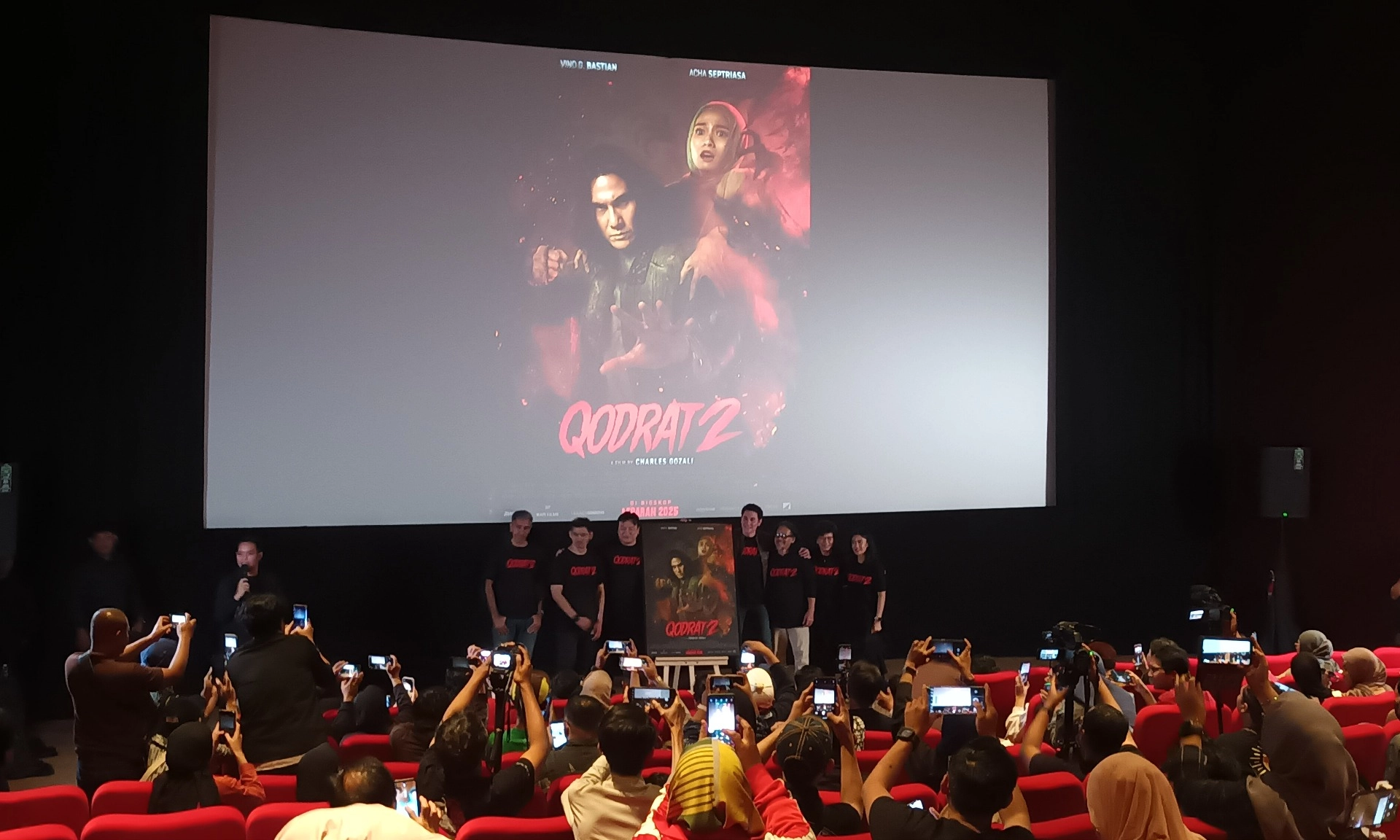 <p id="isPasted">Sutradara Ungkap Universe <em>Qodrat</em>, Dari Proyek Trilogi Hingga <em>Spin-off</em></p><p><br></p>