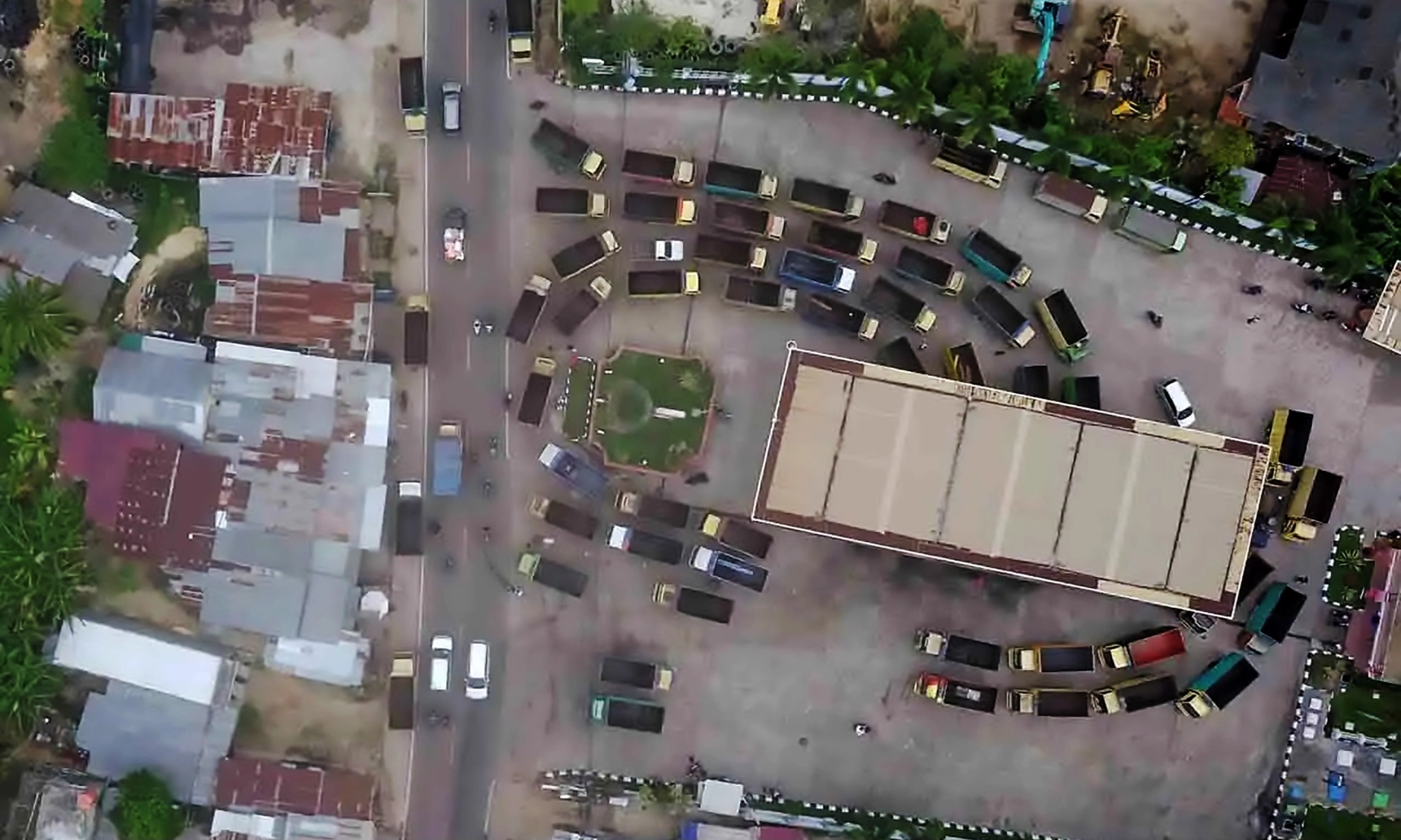 <p>Bareskrim Bongkar Penyelewengan BBM Bersubsidi di Kolaka</p>