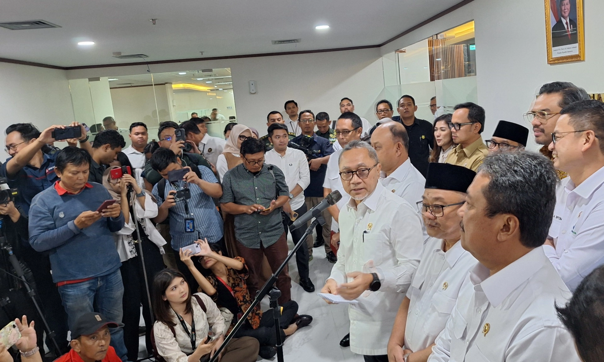 <p>Bakal Gunakan Rp25 T Per Bulan, Pemerintah Susun Inpres-Perpres Untuk MBG</p>