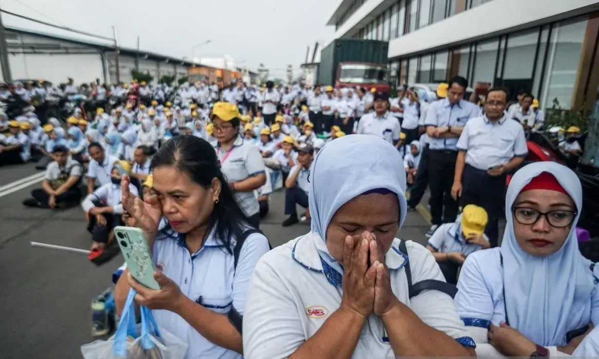 <p>DPR Kawal Hak Pekerja Sritex Yang Terkena PHK Terpenuhi</p>