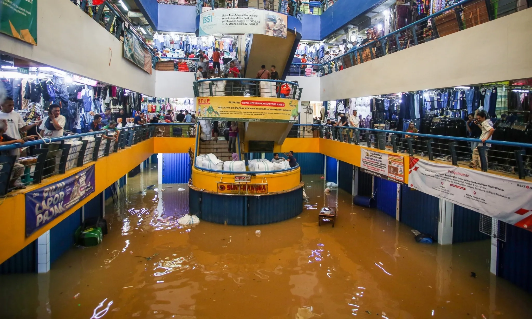 <p>BMKG Peringatkan Potensi Hujan Intensitas Tinggi Hingga 11 Maret</p>