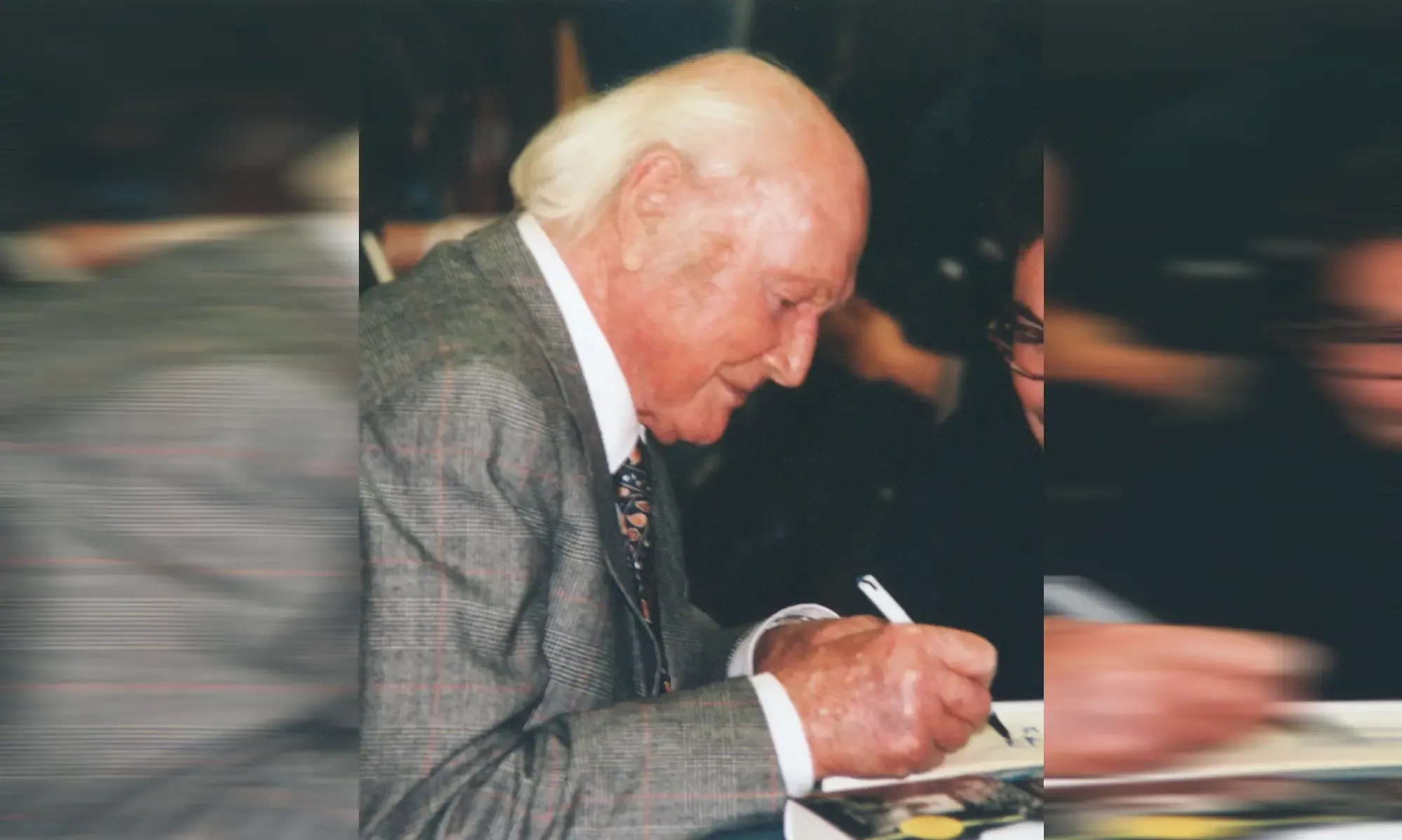 <p>Heinrich Harrer, Penjejak Pertama Puncak Carstensz Pyramid&nbsp;</p>