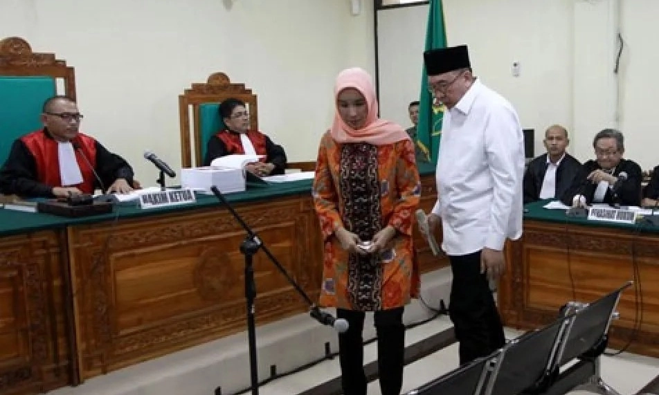 <p>Korupsi Izin Kebun Sawit, Kejaksaan Tahan Ridwan Mukti</p>