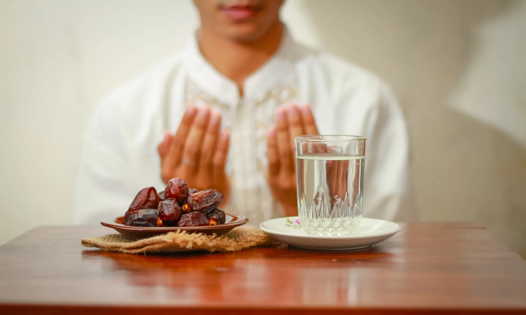 <p>Menu MBG Saat Ramadan: Roti, Susu, Telur dan Kurma</p>