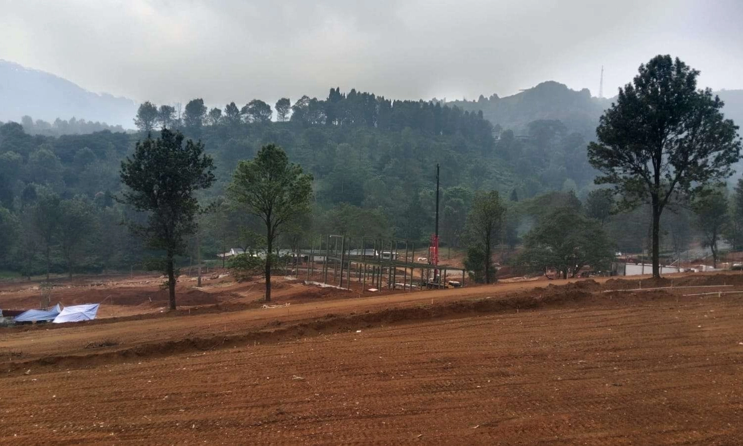 <p>Gubernur Jabar Berencana Moratorium Kawasan Puncak Bogor</p>