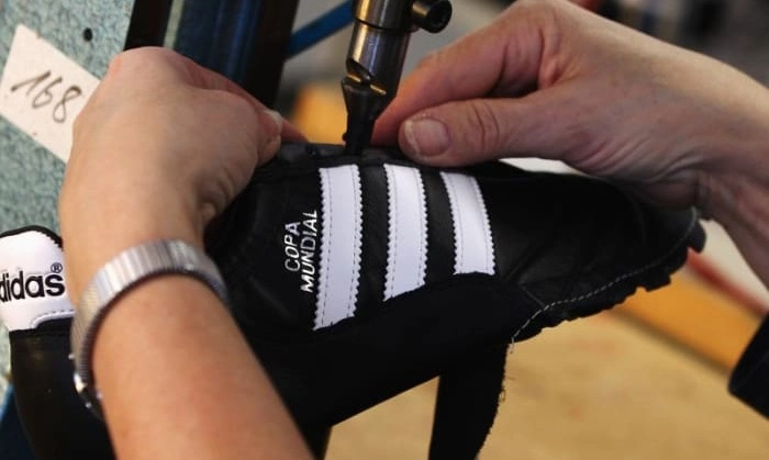 <p id="isPasted">Adidas Khawatir Manufaktur Produksi Di Indonesia Terdampak Kebijakan Tarif Trump</p>