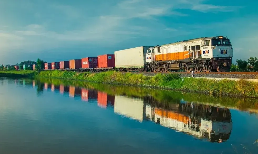 <p>KAI Angkut 10,67 Juta Ton Barang Selama Januari - Februari 2025</p>