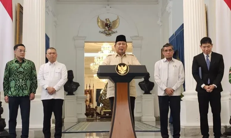 <p>Prabowo: THR Pegawai Swasta Paling Lambat 7 Hari Sebelum Lebaran</p>