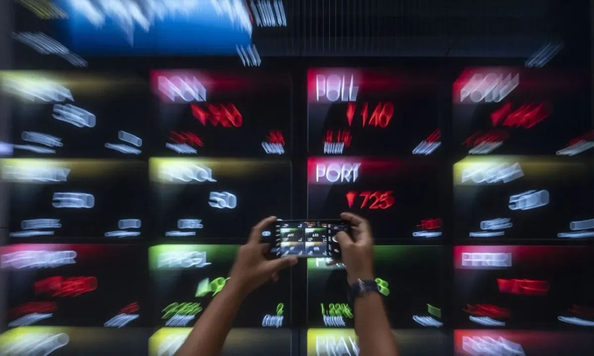 <p dir="ltr" id="isPasted">OJK Rilis POJK Derivatif Keuangan Pascaperalihan Tugas Dari Bappebti</p>